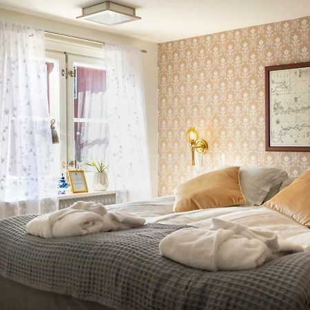 Fregatten Bed & Breakfast Карлскруна Экстерьер фото