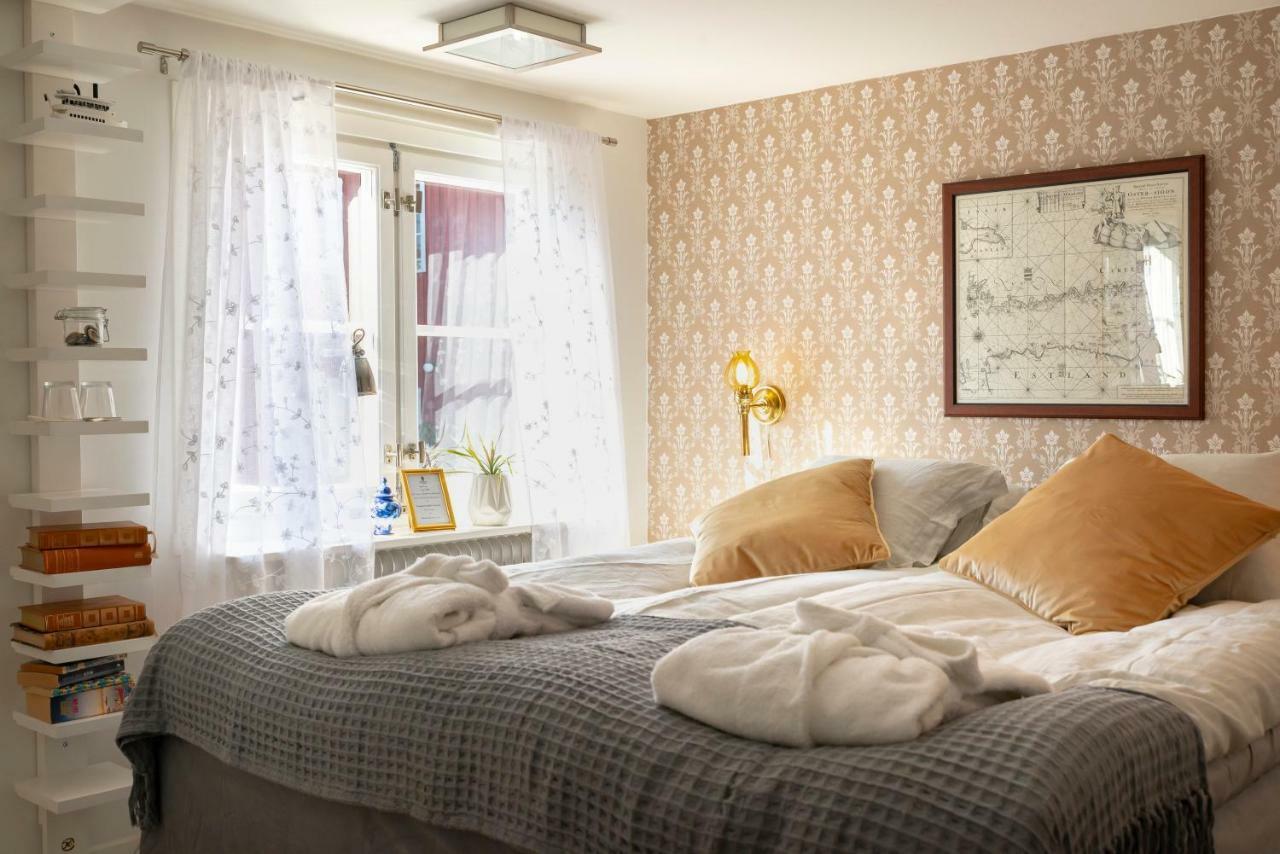 Fregatten Bed & Breakfast Карлскруна Экстерьер фото