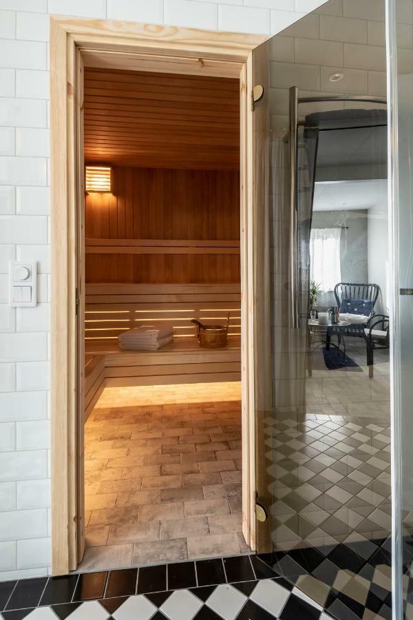 Fregatten Bed & Breakfast Карлскруна Экстерьер фото